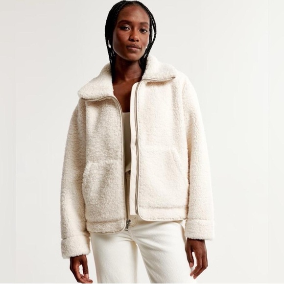 Abercrombie & Fitch Jackets & Blazers - Abercrombie & Fitch Off-White Teddy Jacket